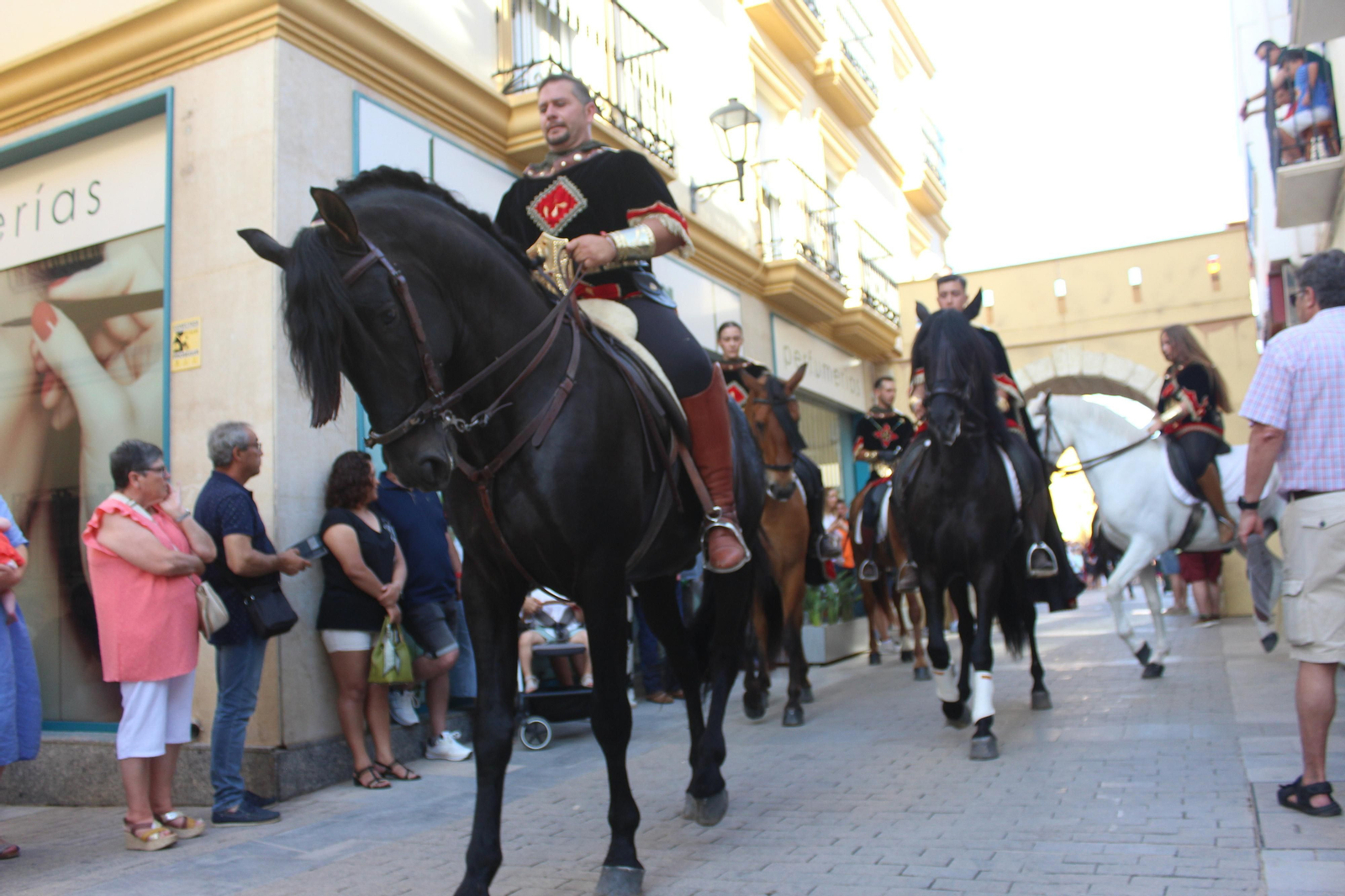 El desfile de Moros y Cristianos de Vera, en imágenes