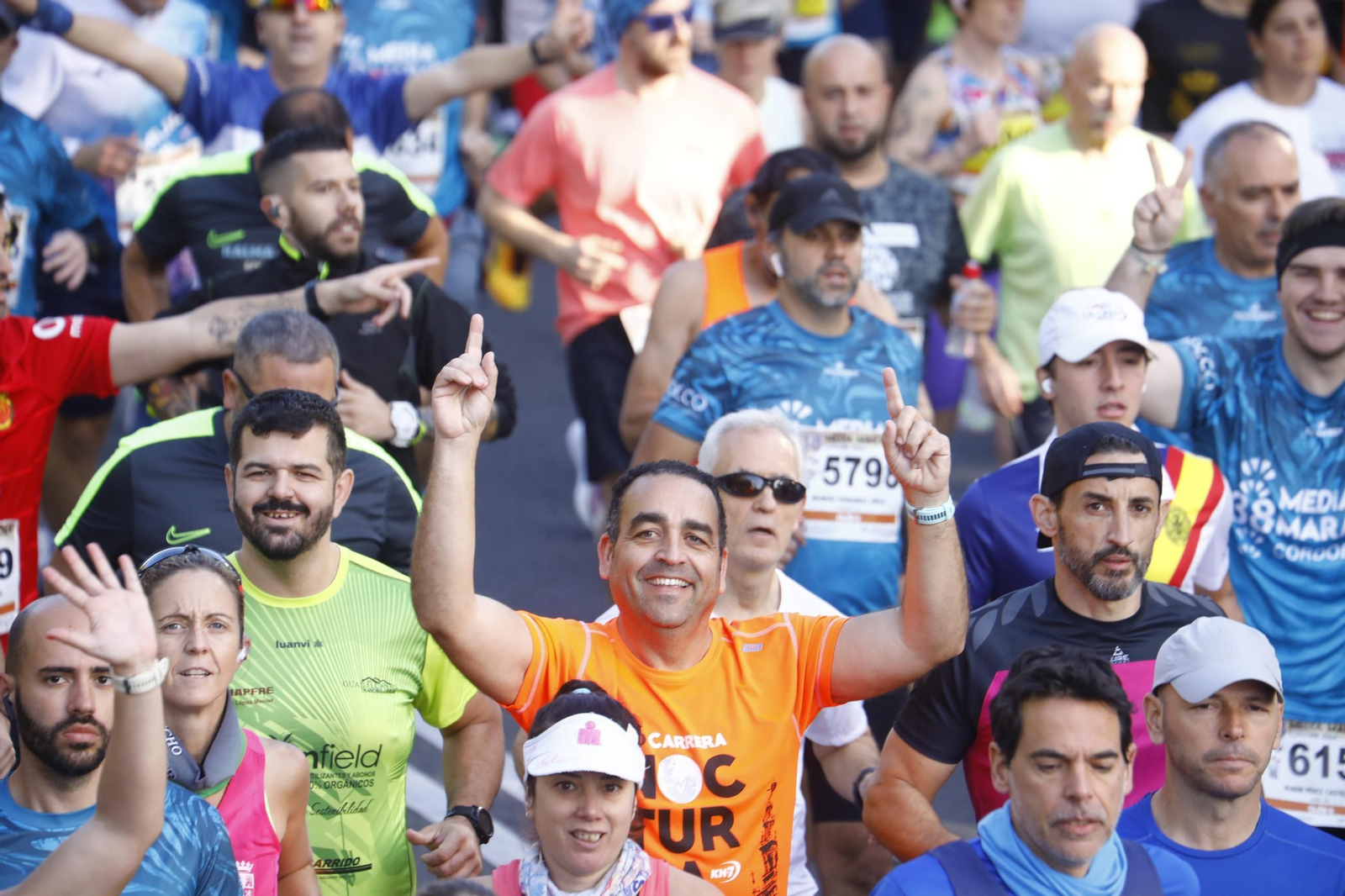 Las mejores fotos de la salida de la Media Maratón de Córdoba 2024