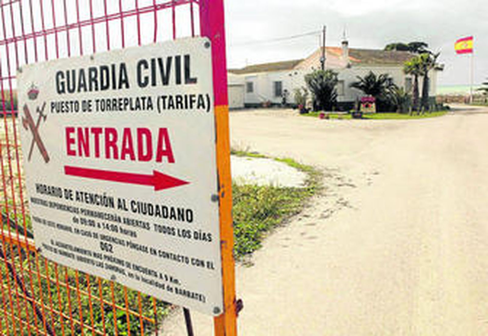 Juan, que ha vivido sus 77 años en Zahara, posa en Casa Cristóbal.