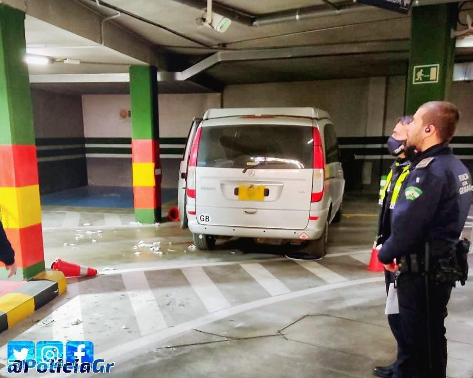 Sigue muy grave el atropellado por su furgoneta en parking donde murió mujer