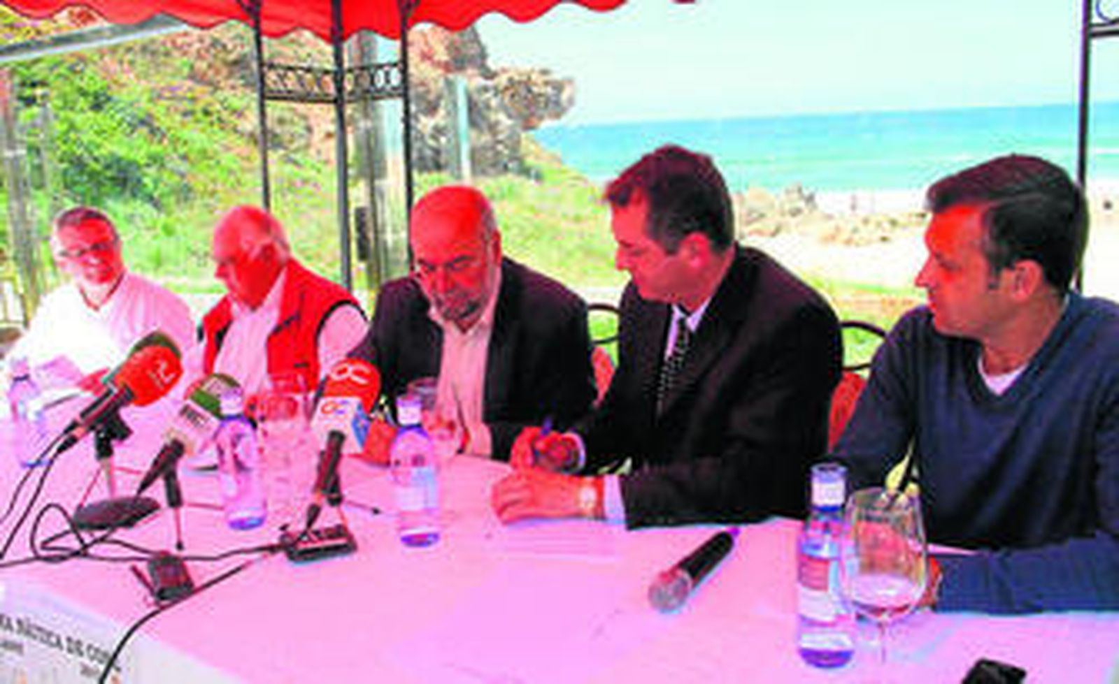 De izquierda a derecha, Antonio Morillo, Rafael Iturrioz, Antonio Roldán, José Ruiz y Juan Bermúdez.