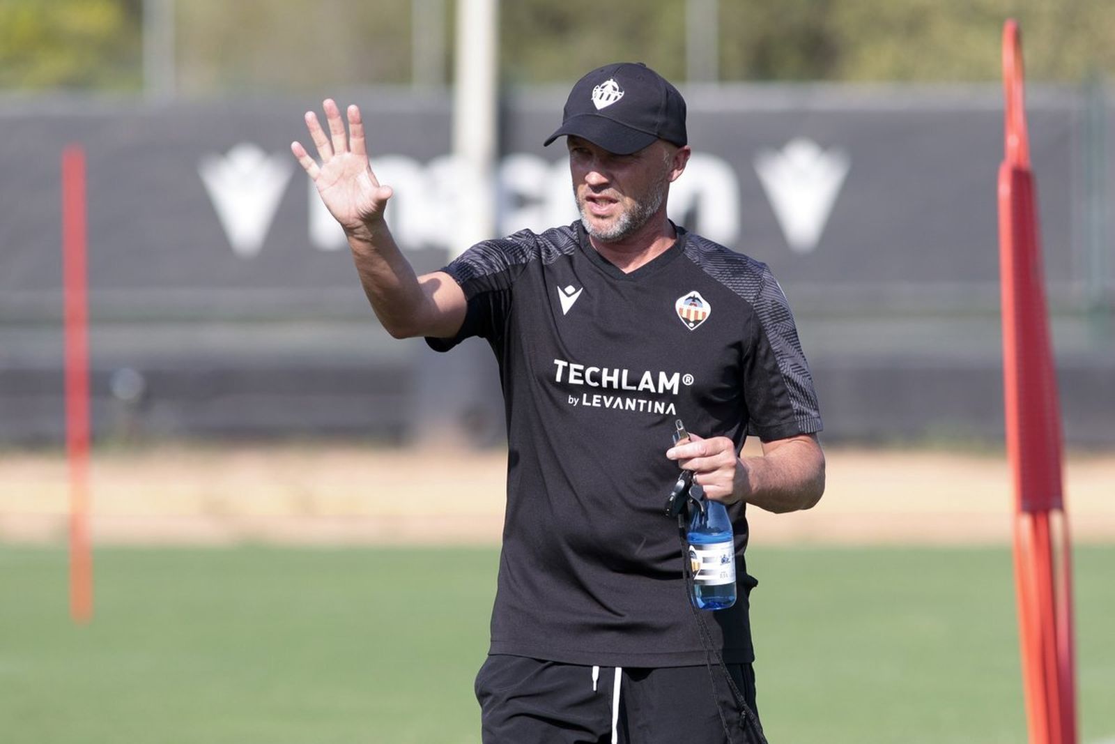 Dick Schreuder durante un entrenamiento con el Castellón.