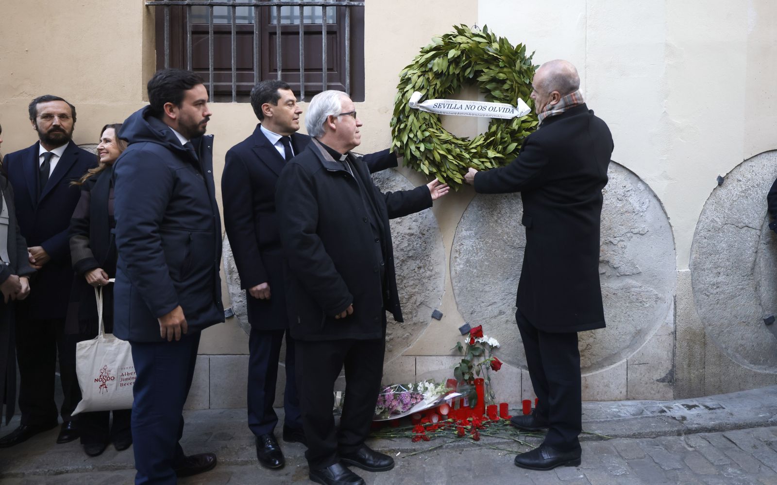 Ofrenda floral por el 25 aniversario del asesinato de Alberto y Ascen, todas las imágenes