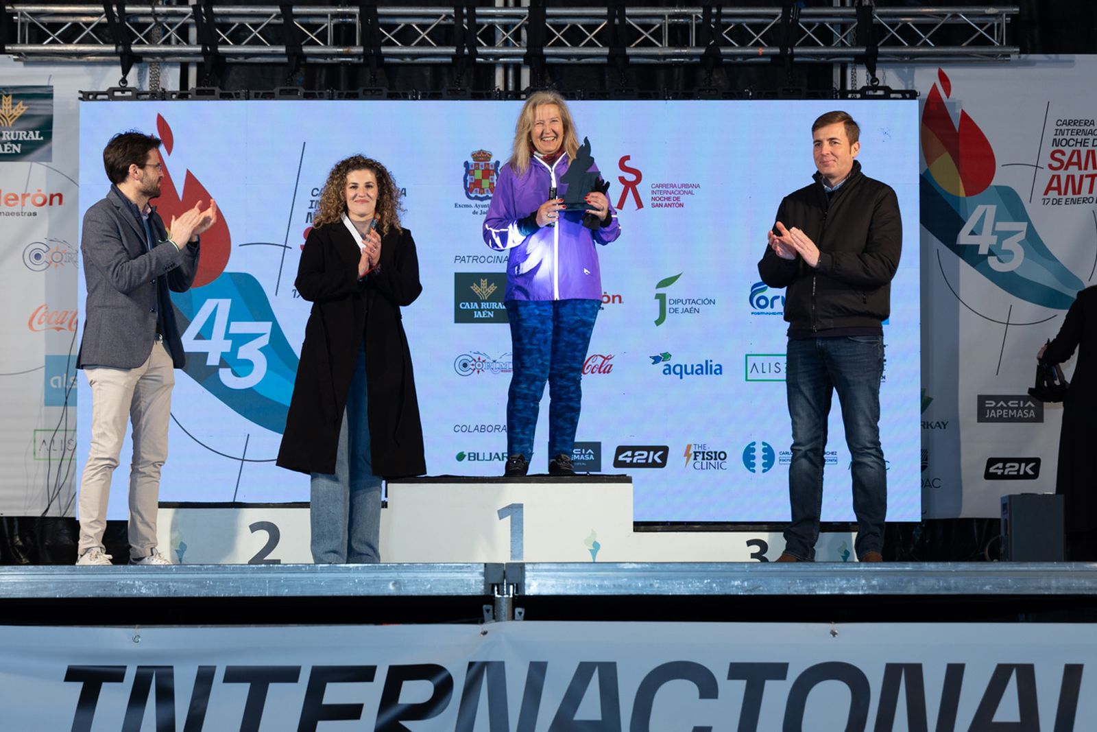 En imágenes: entrega de trofeos de todas las categorías de la Carrera de San Antón 2026