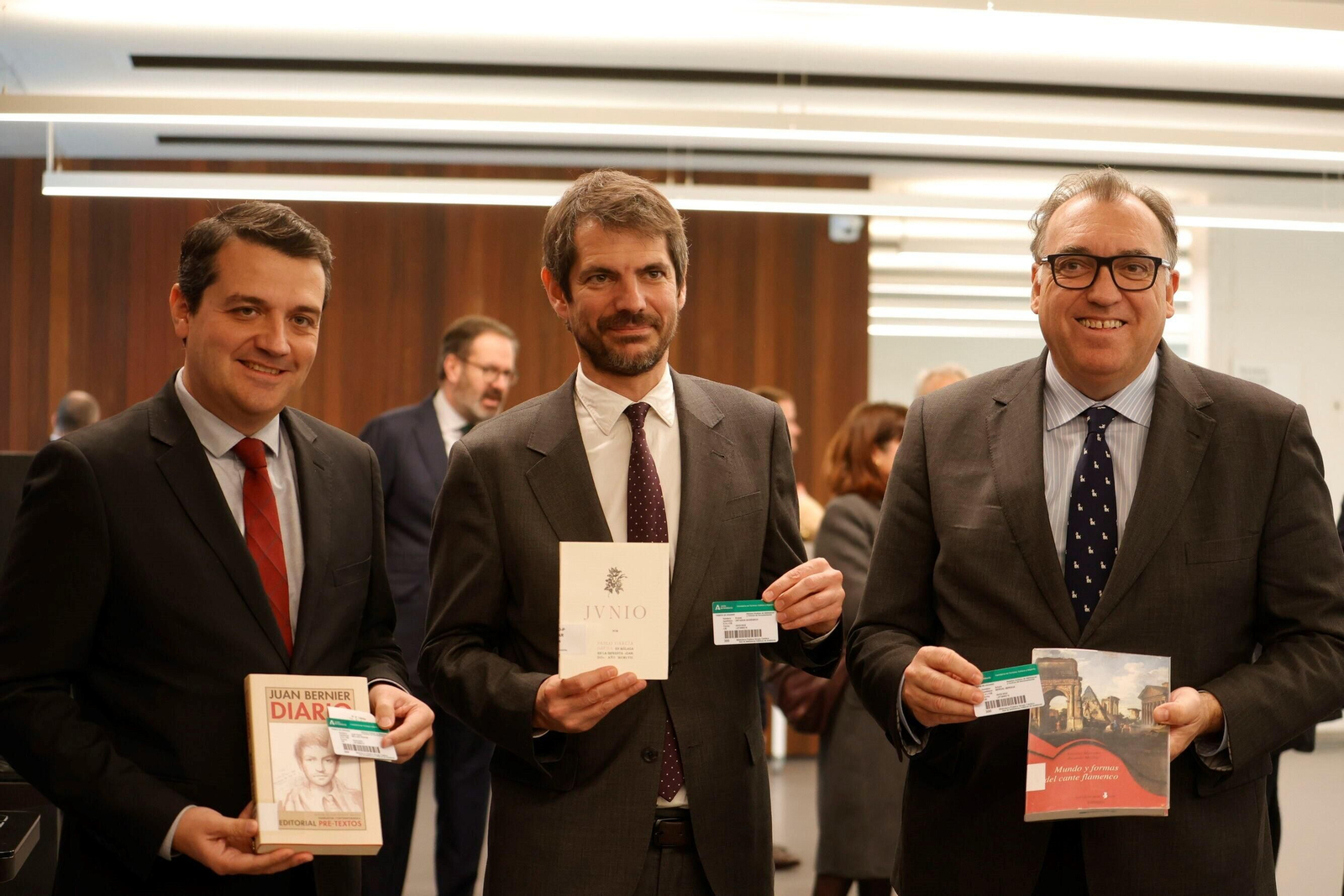 La inauguración de la Biblioteca Grupo Cántico de Córdoba, en imágenes