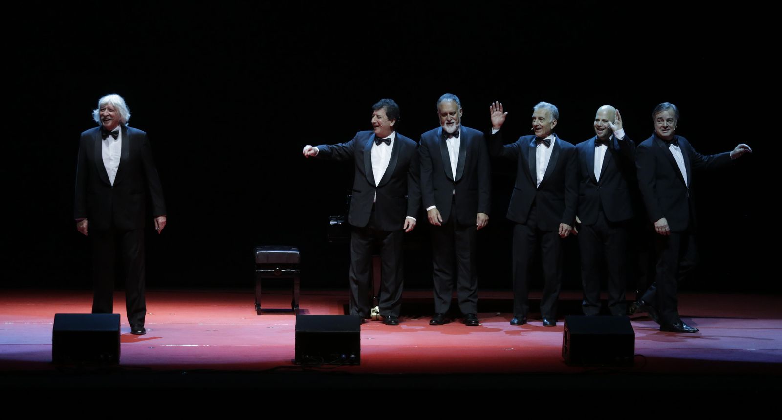 "Hemos perdido la esperanza de ganar el Nobel. En Suecia se niegan a otorgarlo a humoristas"