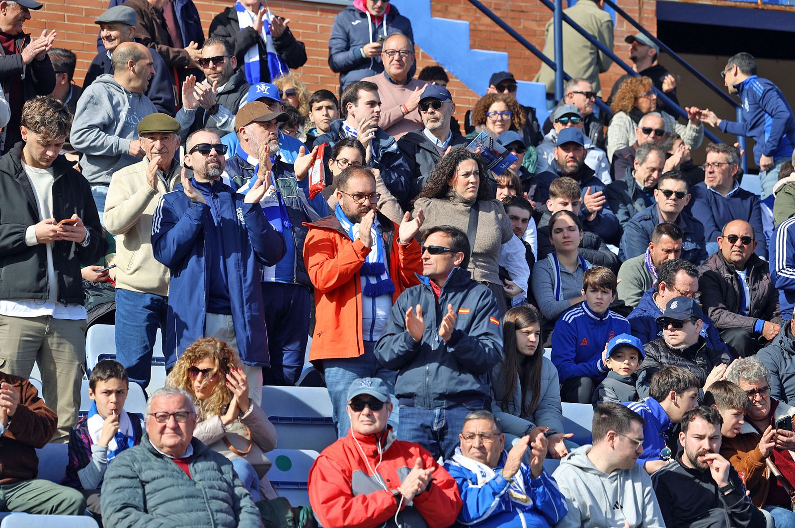 Búscate en las gradas del Nuevo Colombino en el Recre-Yeclano