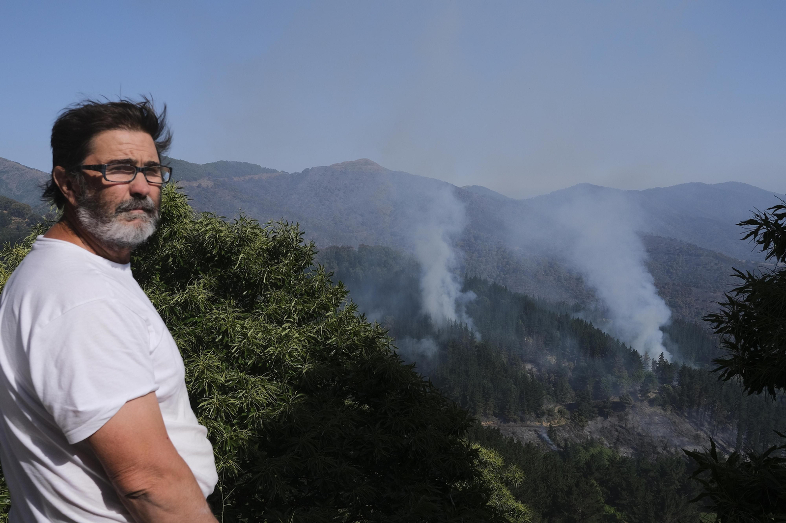 Las fotos del tercer día del incendio en Sierra Bermeja