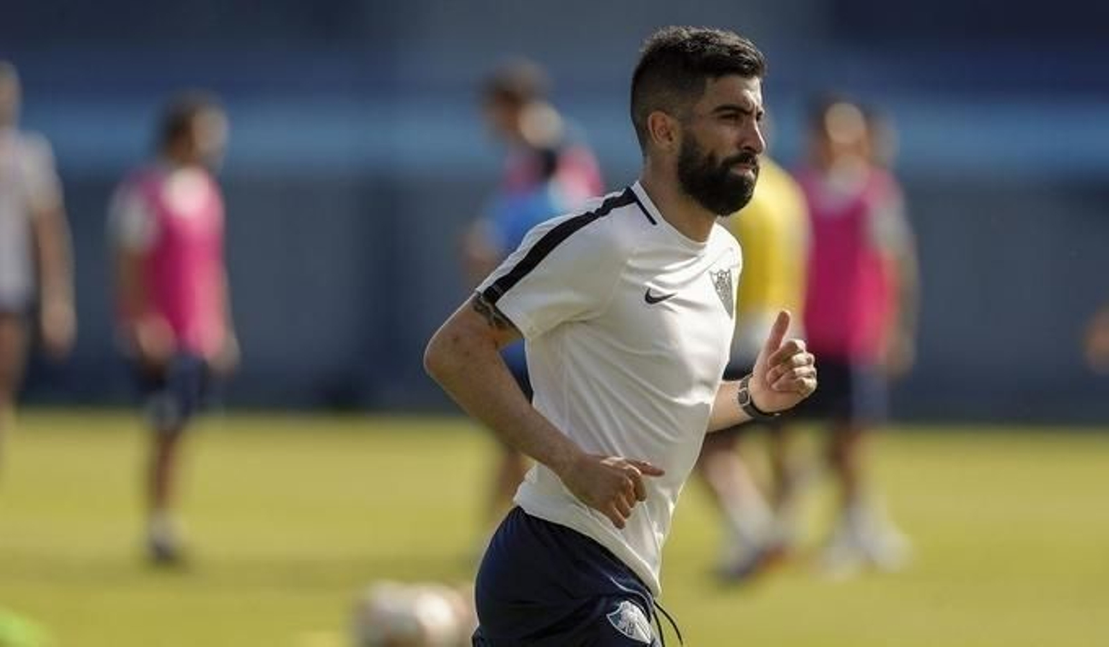 Michael Santos trota en el Anexo.