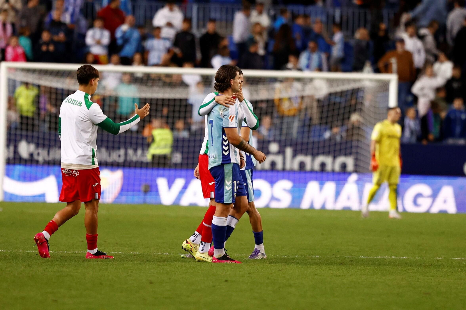 Las fotos del imponente ambiente en La Rosaleda en el Málaga - Córdoba CF