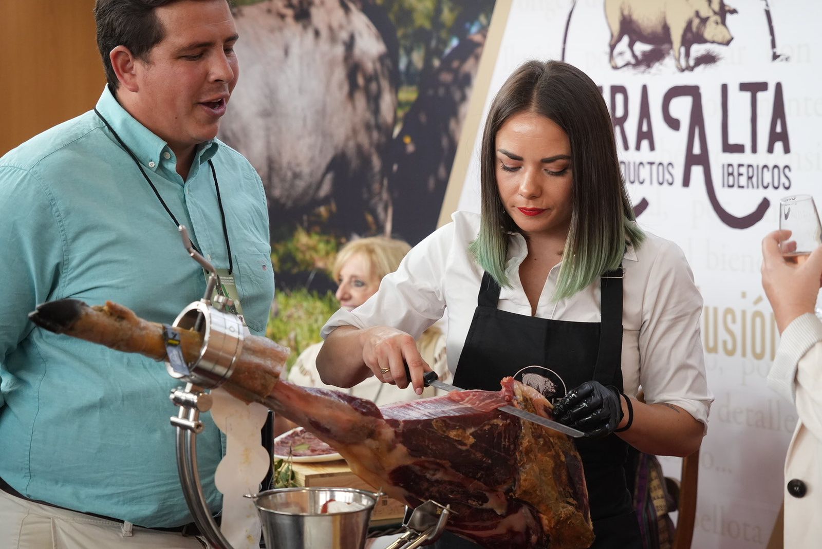 El día grande de la Feria del Jamón de Villanueva de Córdoba, en imágenes