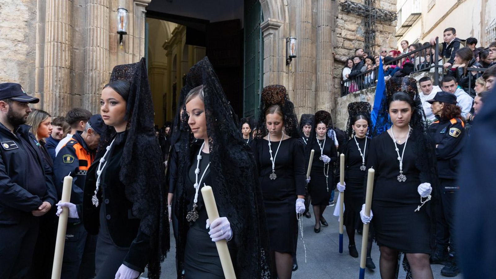 Los jiennenses se recrean con la cofradía de los Estudiantes un nuevo Lunes Santo