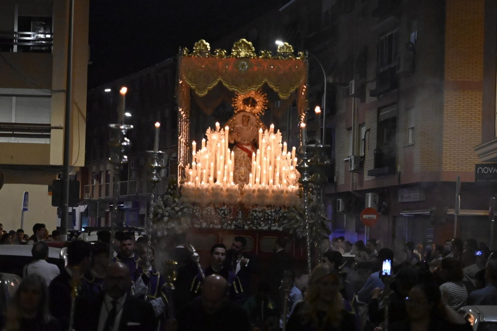 La procesión de la hermandad de la O de Córdoba en este Sábado de Pasión, en imágenes