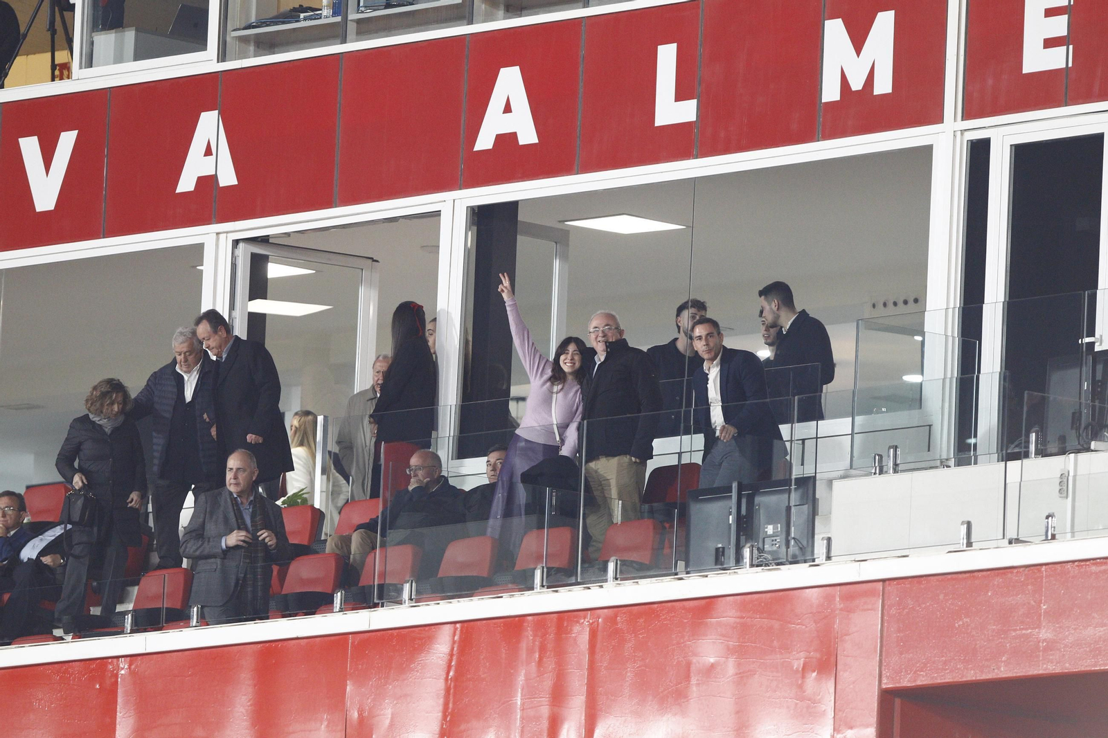 Búscate en la arrolladora victoria del Almería ante el Sevilla en la Copa del Rey, en imágenes