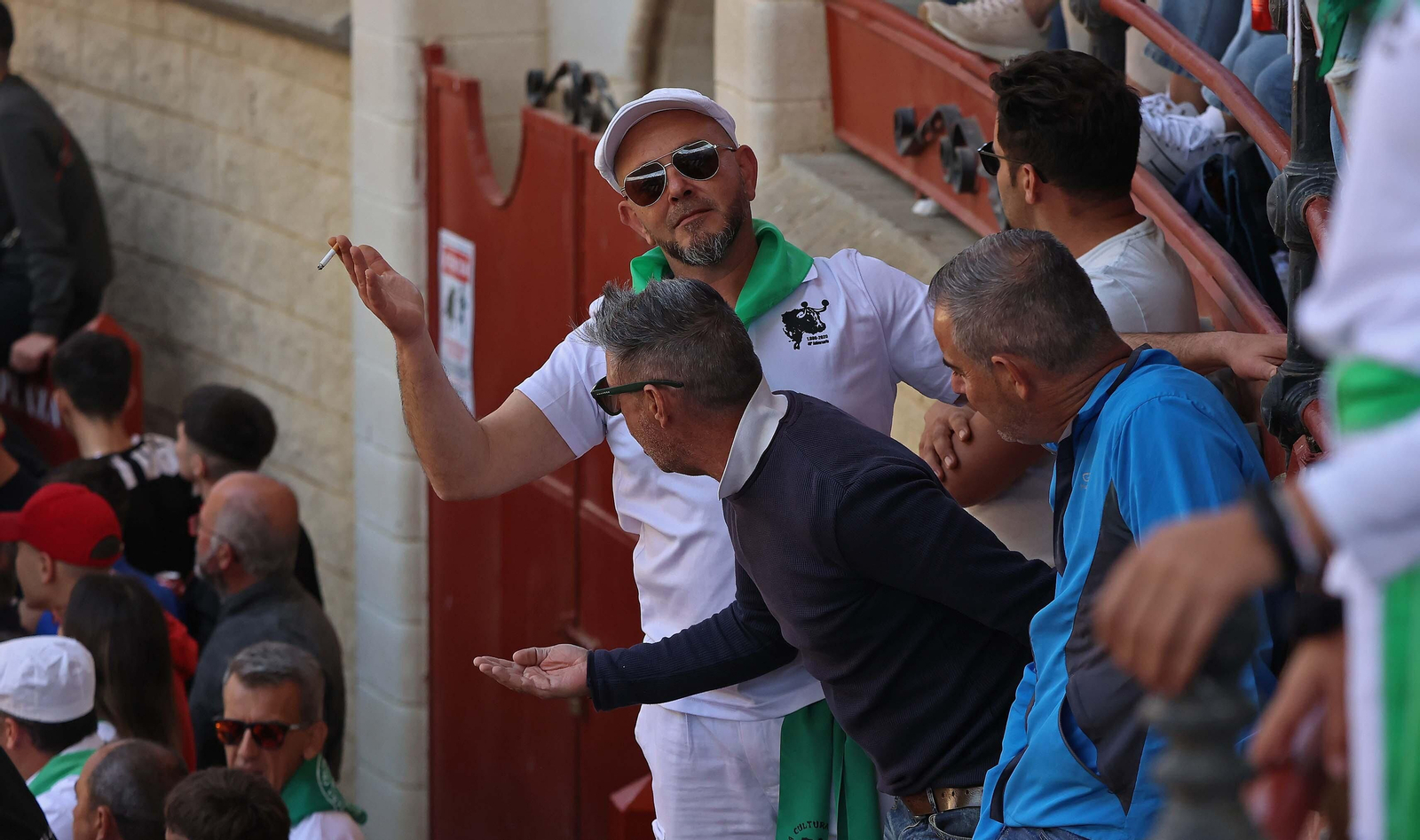 Las mejores fotos del Toro Embolao de Los Barrios 2024