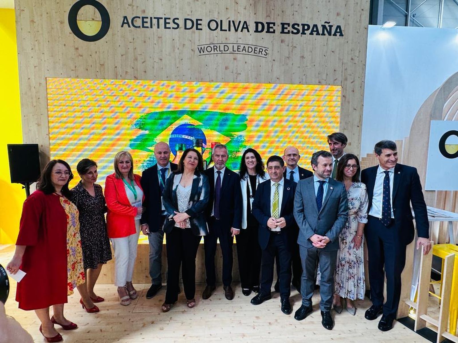 Motril presenta su "estratégica" posición marítima en la mayor feria de aceite del mundo
