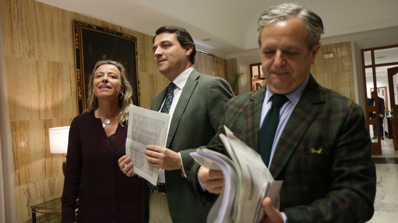 Albás, Bellido y Fuentes, después de la Junta de Gobierno Local.