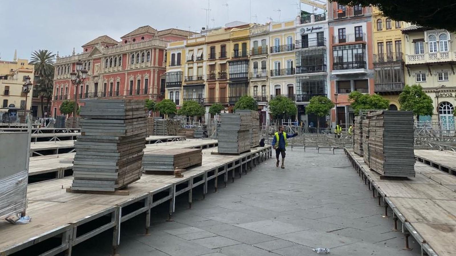 La instalación de los palcos en la cuaresma de 2020.