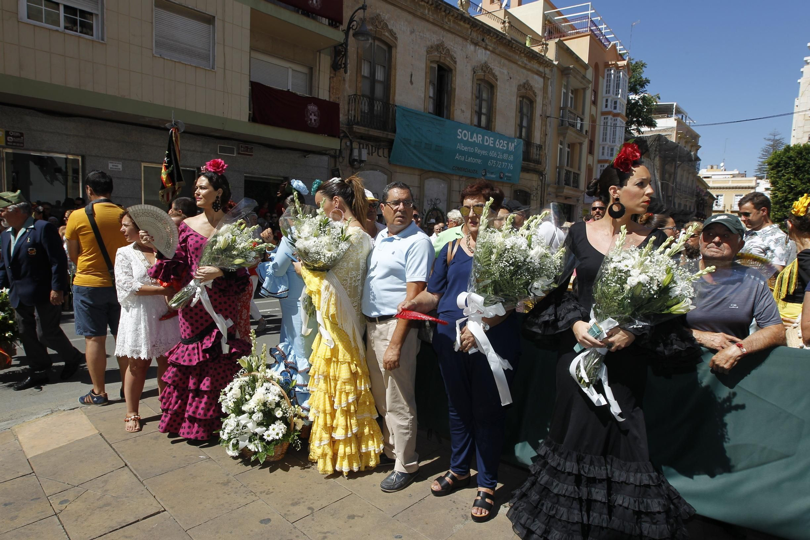 Fotogalería ofrenda floral a la Virgen del Mar. Feria de Almería 2019