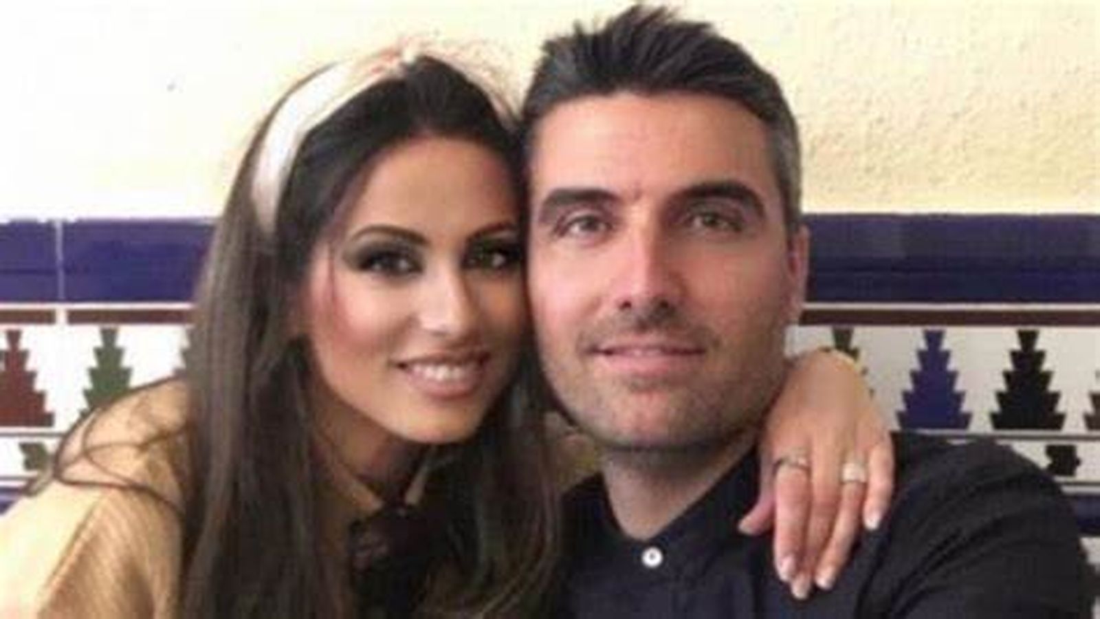 La cantante, con el que dice que es su pareja, y no Iker Casillas.