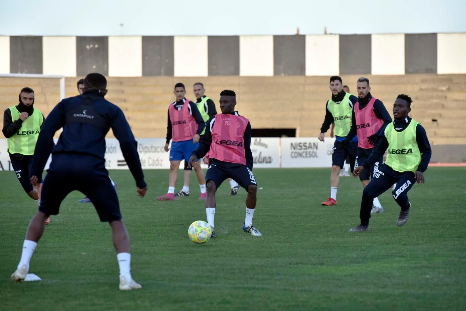 Kaya, en la imagen con el balón controlado, durante una sesión con la Balona.
