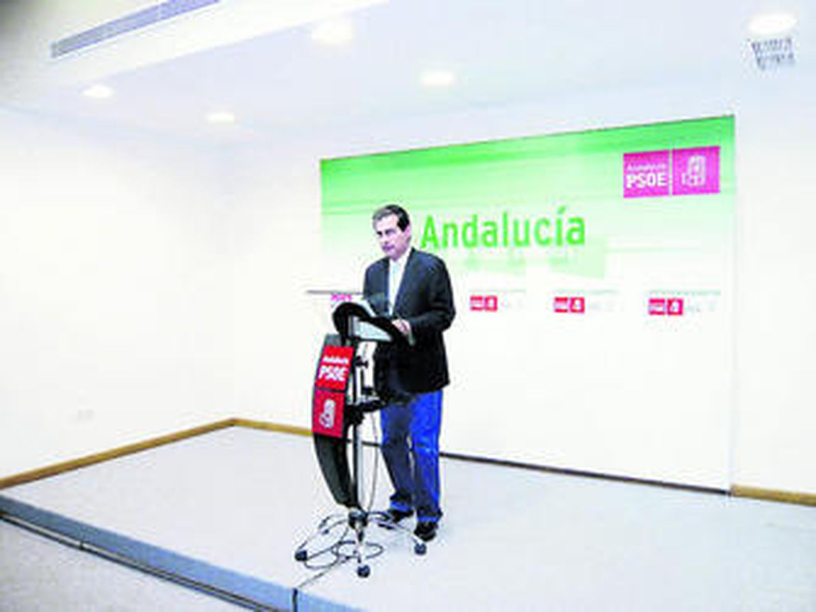 Segura Vizcaíno en una comparecencia en la sede provincial.