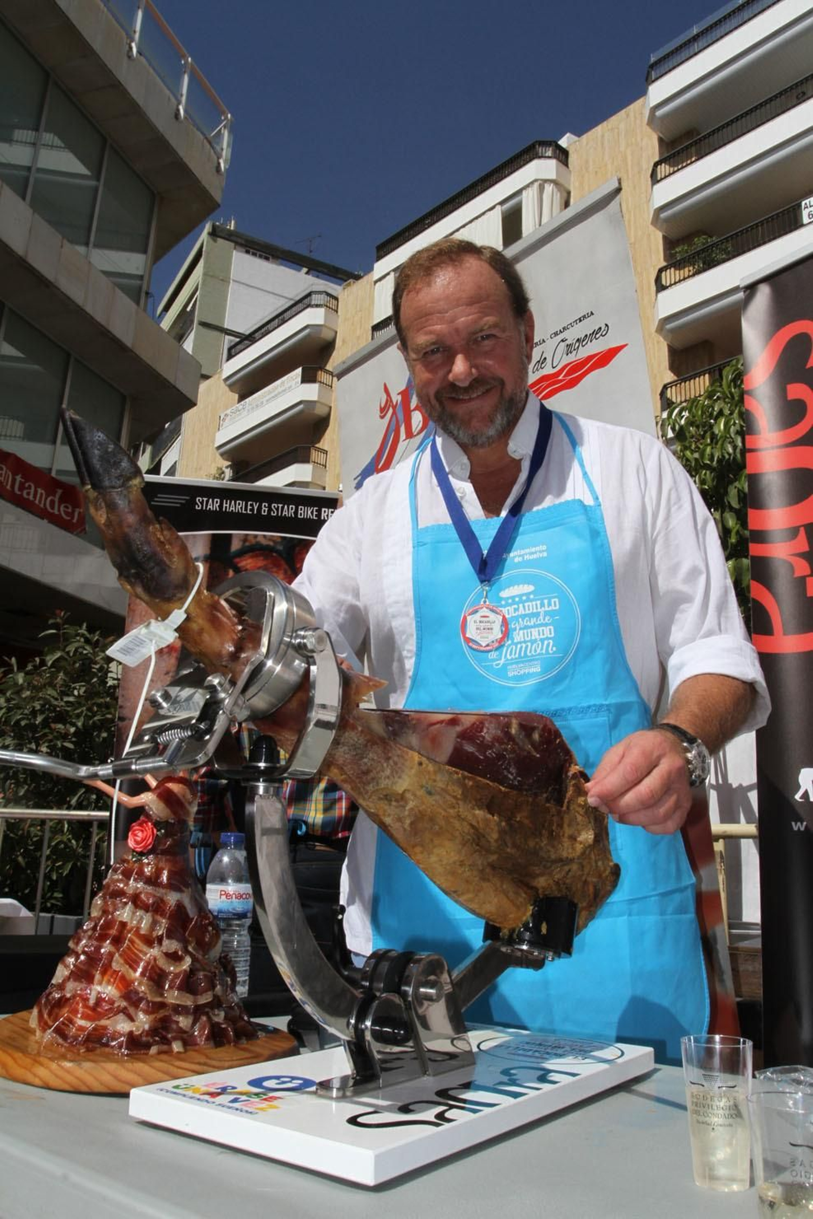 Record Guinnes del bocadillo de jamón mas grande del mundo, en Huelva