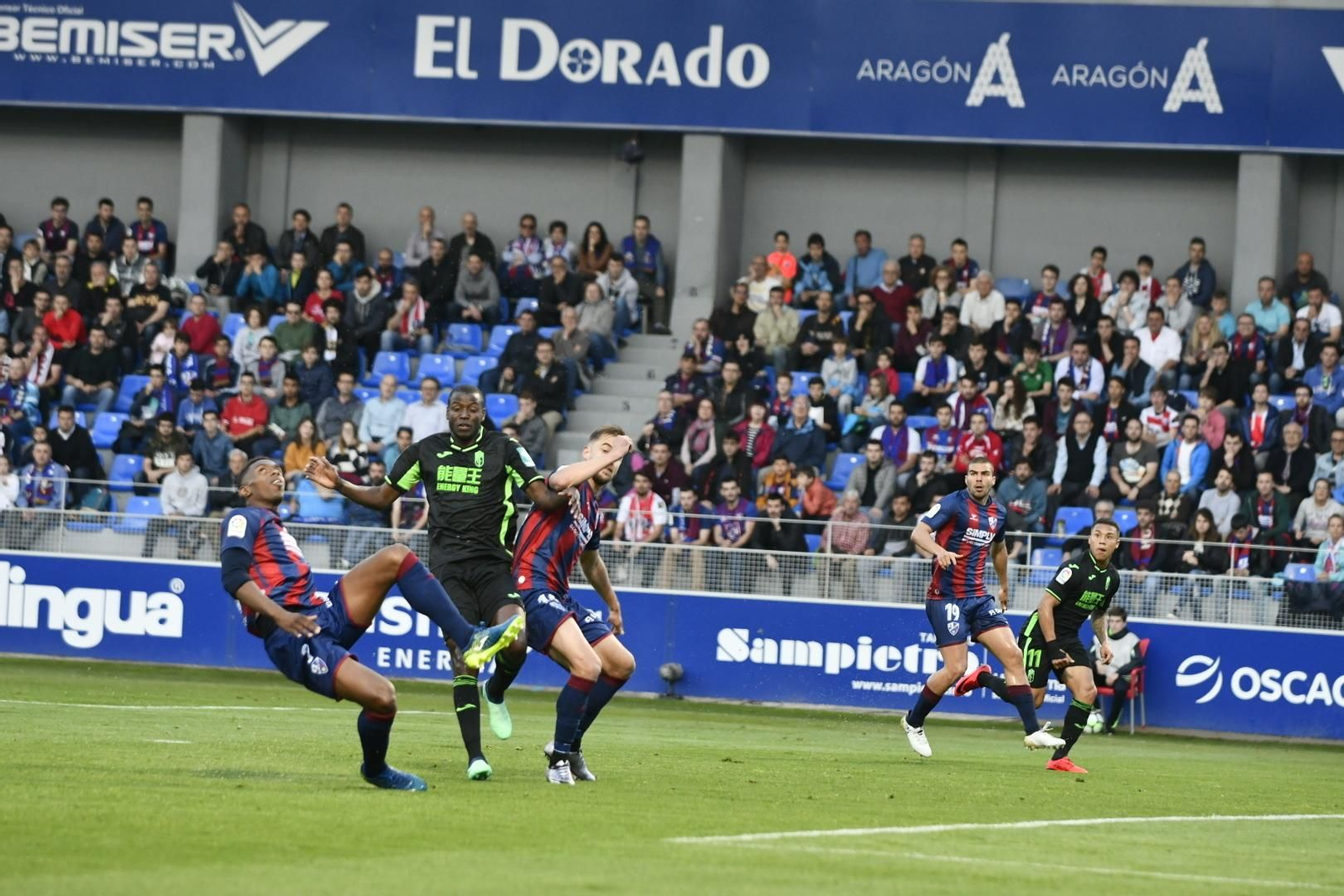 El Huesca-Granada CF, en imágenes