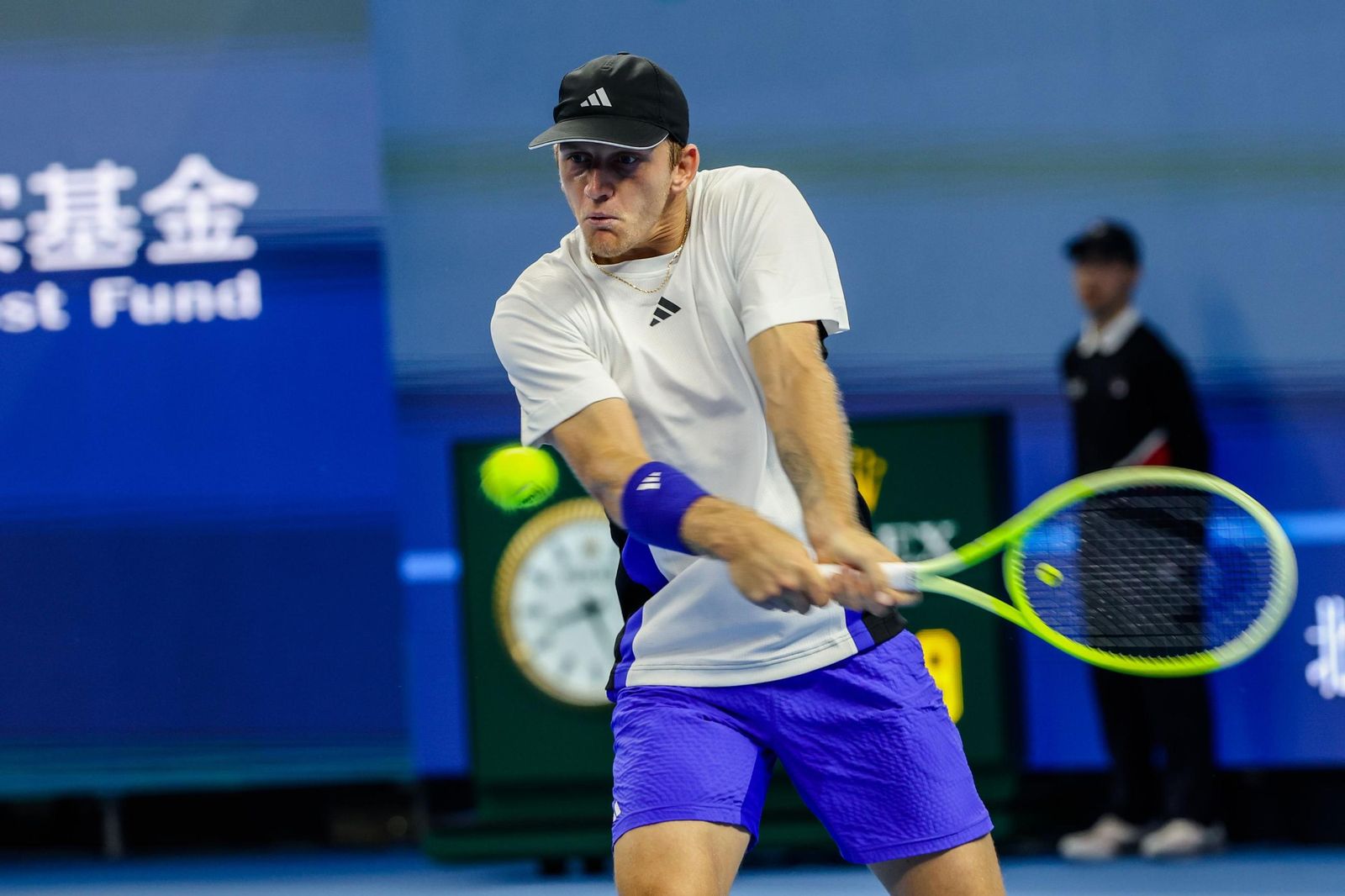 Alejandro Davidovich avanza en Pekín