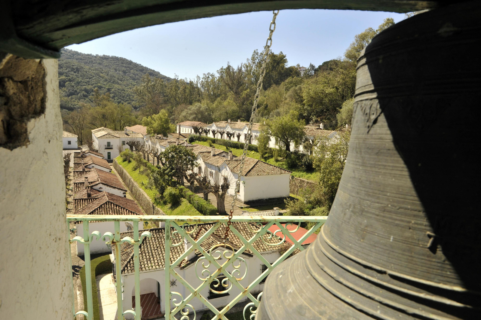 Un paseo por el poblado del pantano de Los Hurones