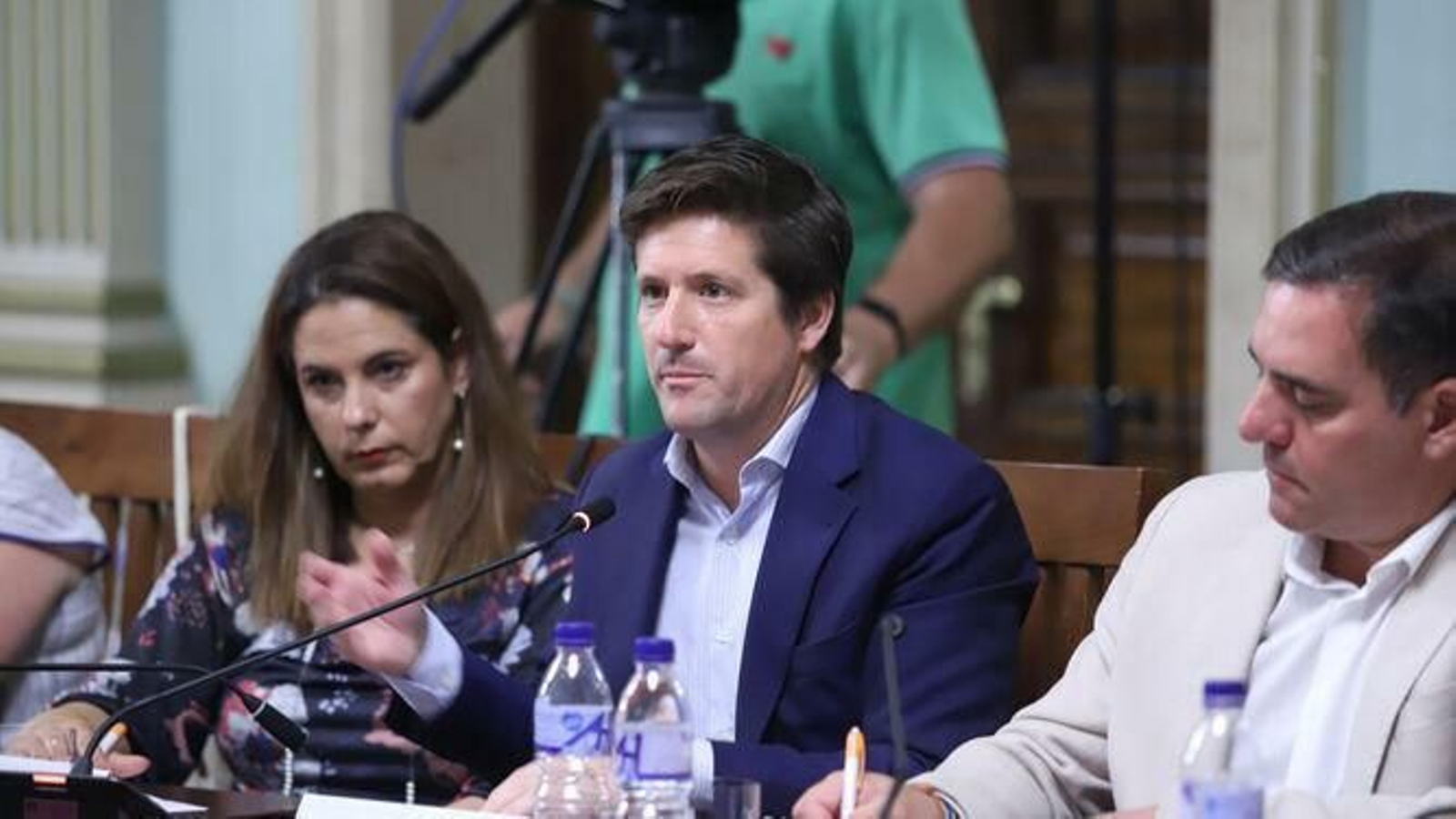 Noelia Álvarez, Guillemo García de Longoria y Néstor Sántos, en un pleno. Noelia Álvarez, Guillemo García de Longoria y Néstor Sántos, en un pleno.