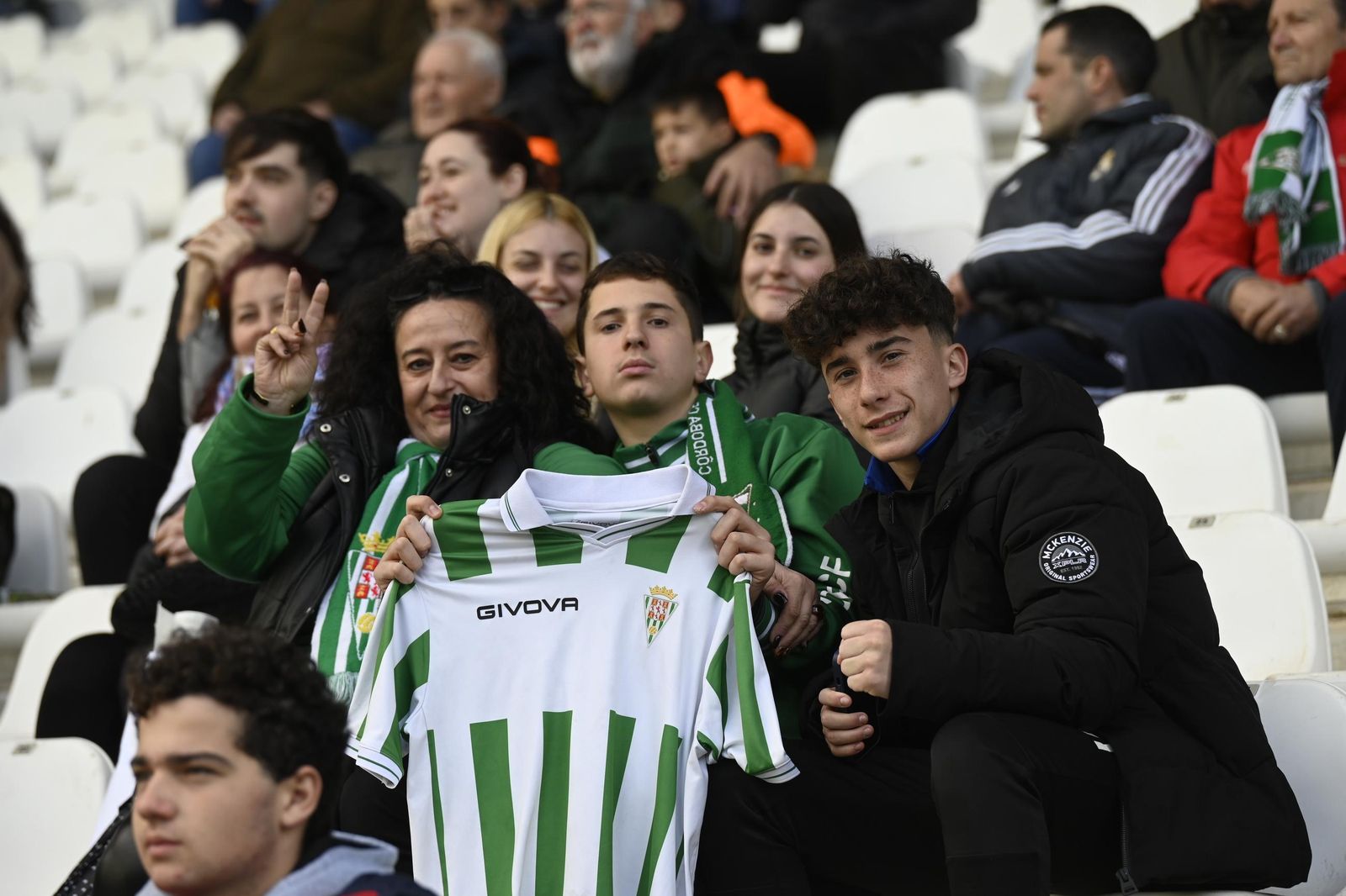Las mejores fotos del entrenamiento a puerta abierta del Córdoba CF por el Día de Reyes