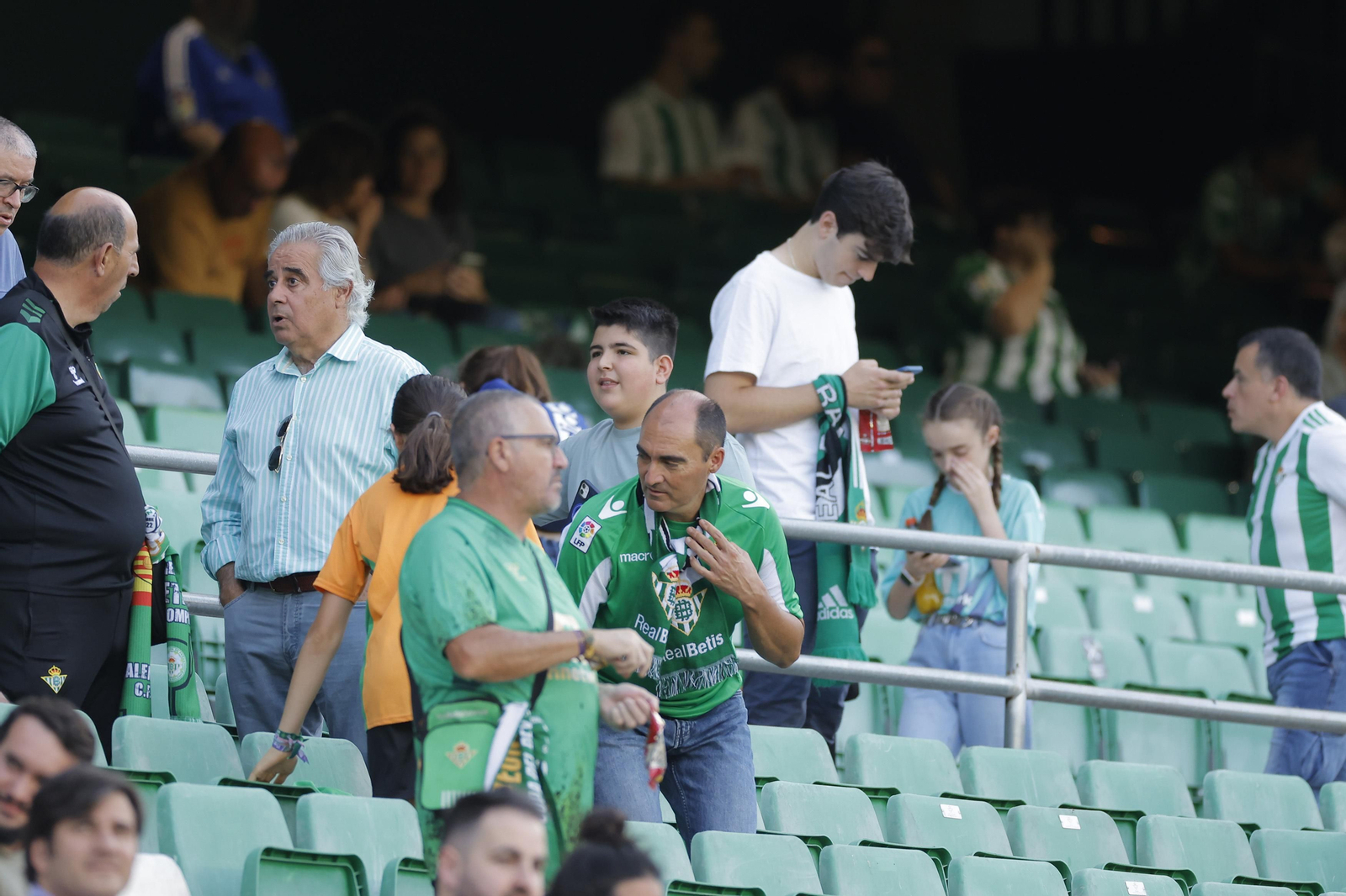 Búscate en las fotos del Betis-Rayo