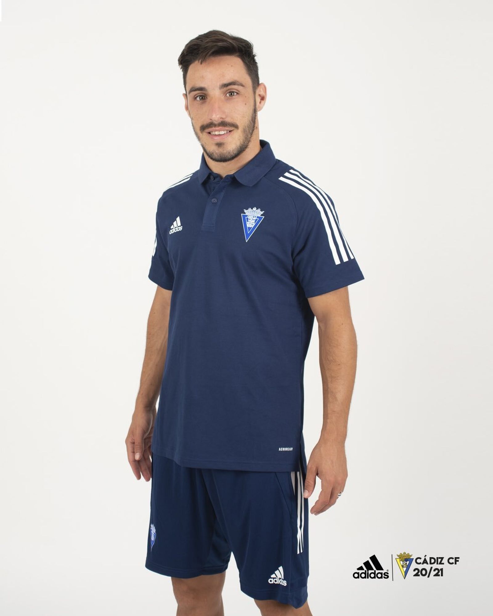 Líneas de entrenamiento y paseo para técnicos y jugadores.