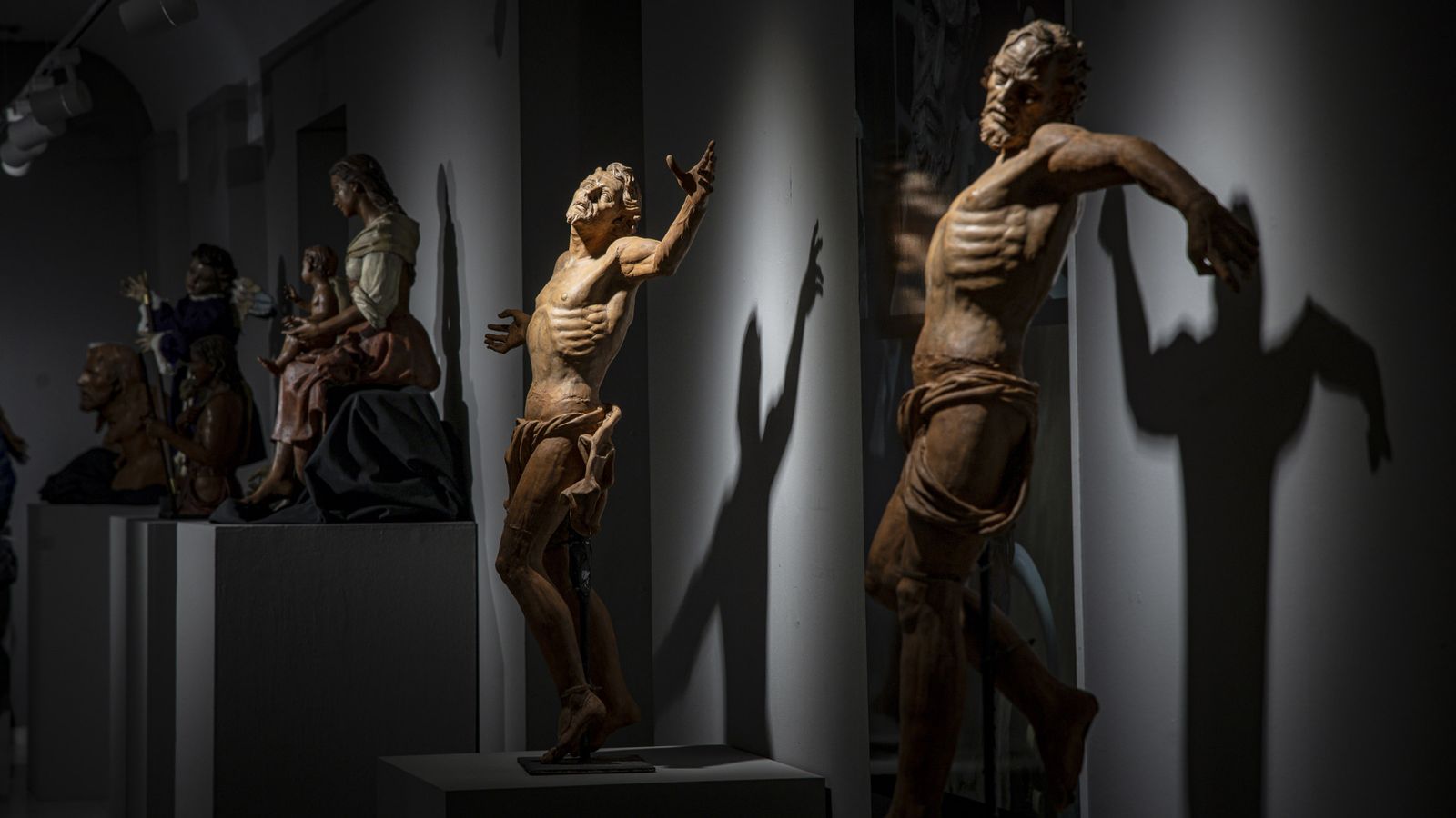 Las imágenes de «El sueño de un niño», la exposición del imaginero Luis González Rey en Cádiz