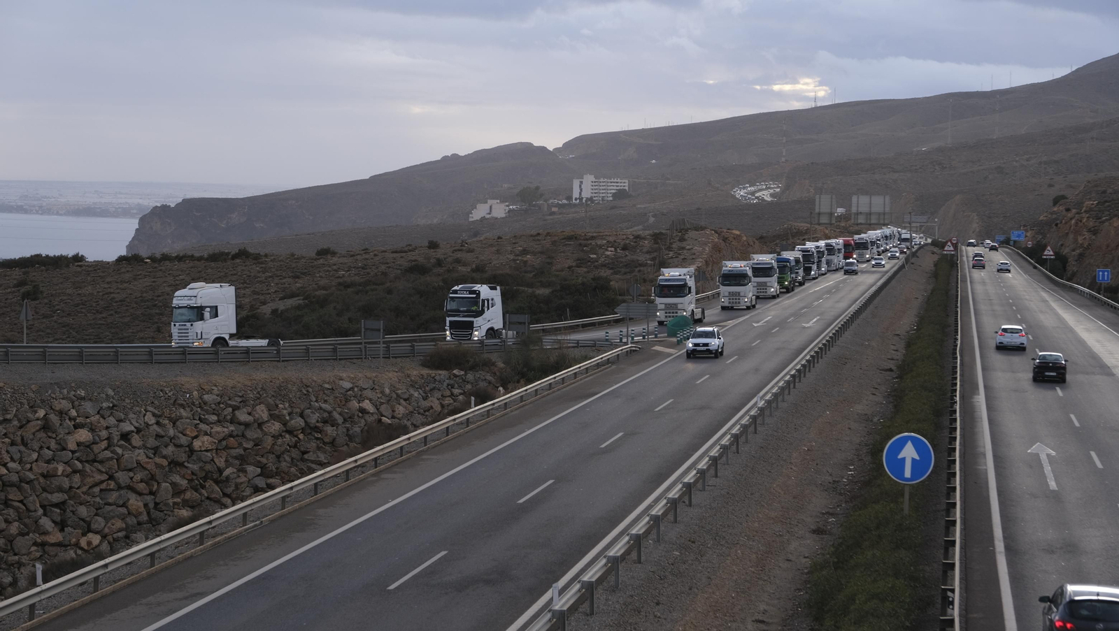 Fotogalería de la protesta de los camioneros de Almería