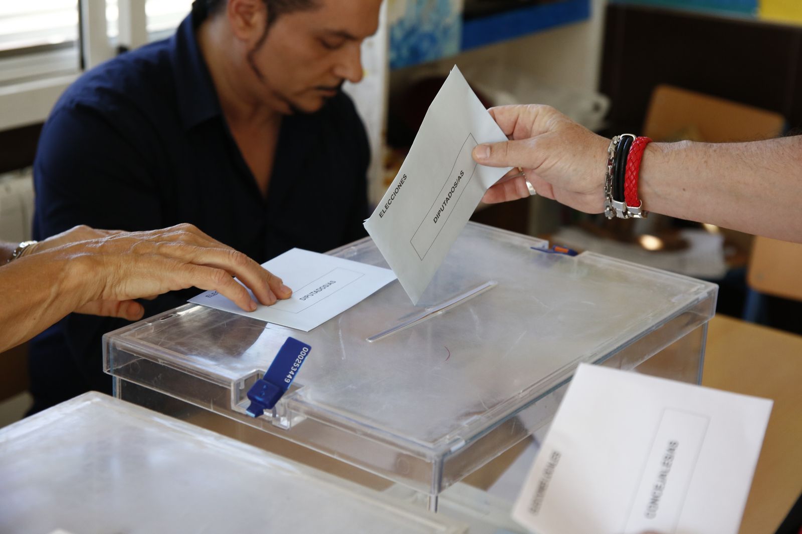 Imágenes de la jornada de votación en Granada