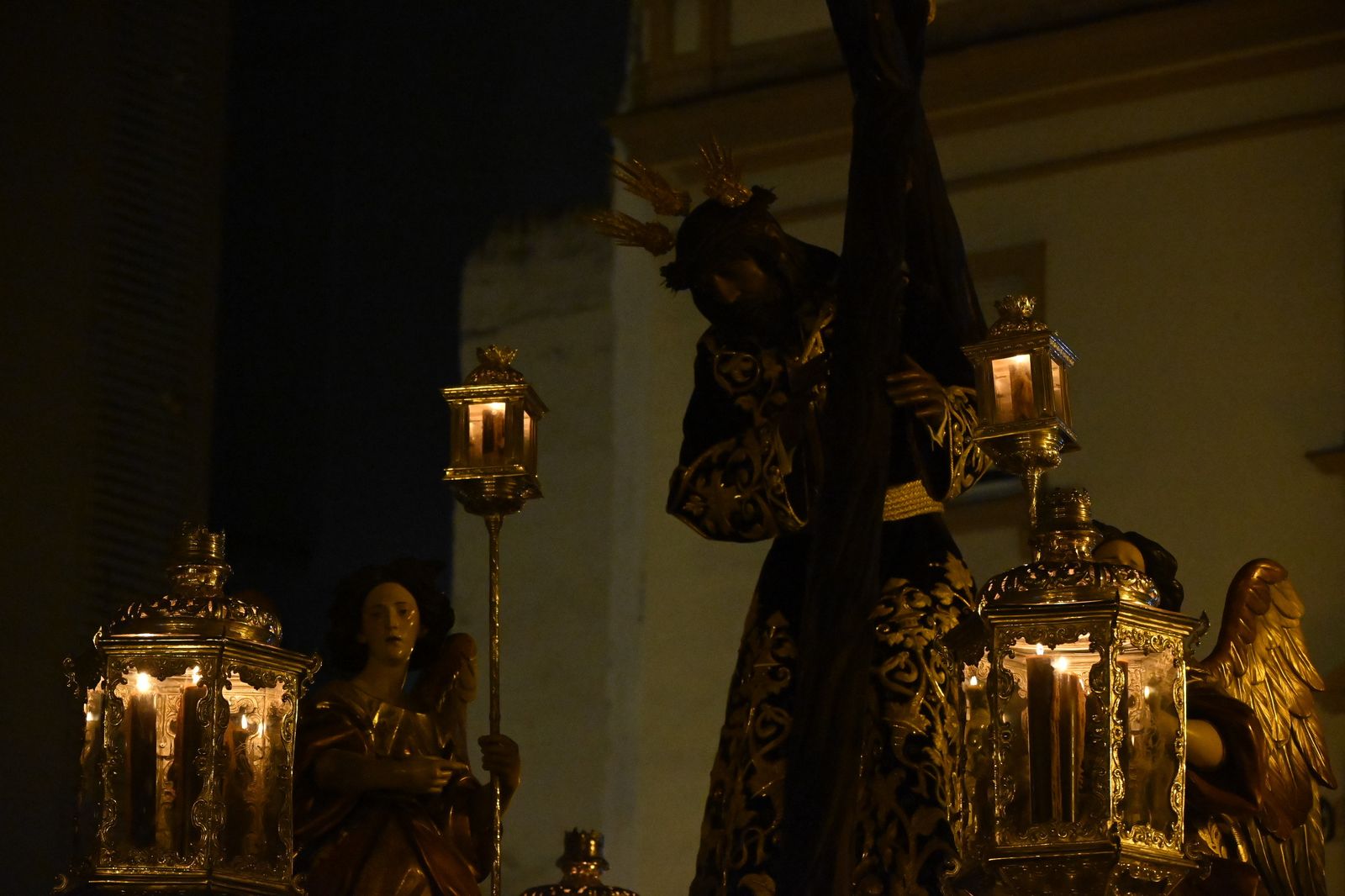 Lunes Santo: Calvario en Huelva, en imágenes