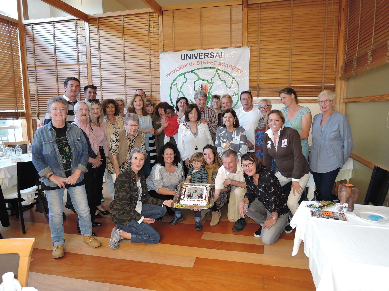 Celebración de la comida benéfica.
