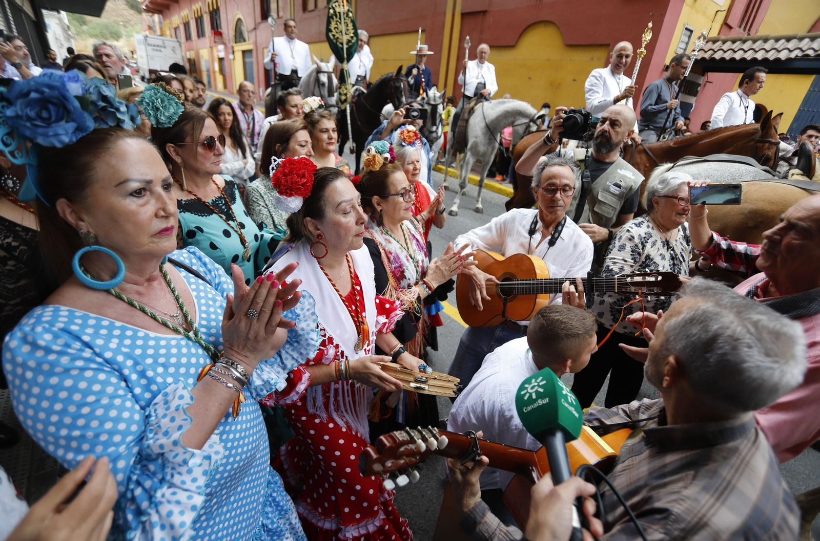 Imágenes de Emigrantes en la Comandancia de la Guardia Civil