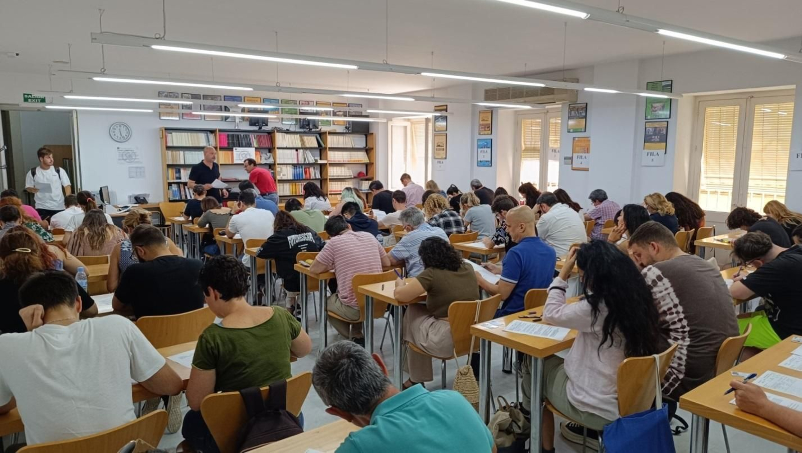 Imagen de un examen en la sede de la UNED en Cádiz.