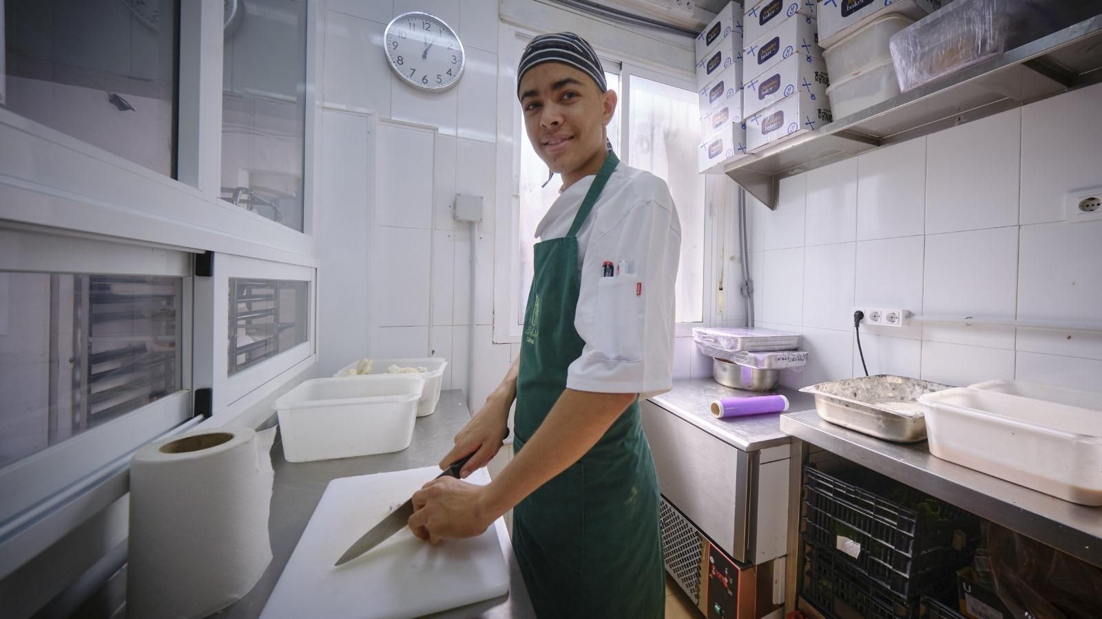 Los puestos como pinche de cocina son algunos de los más demandados. Los puestos como pinche de cocina son algunos de los más demandados.