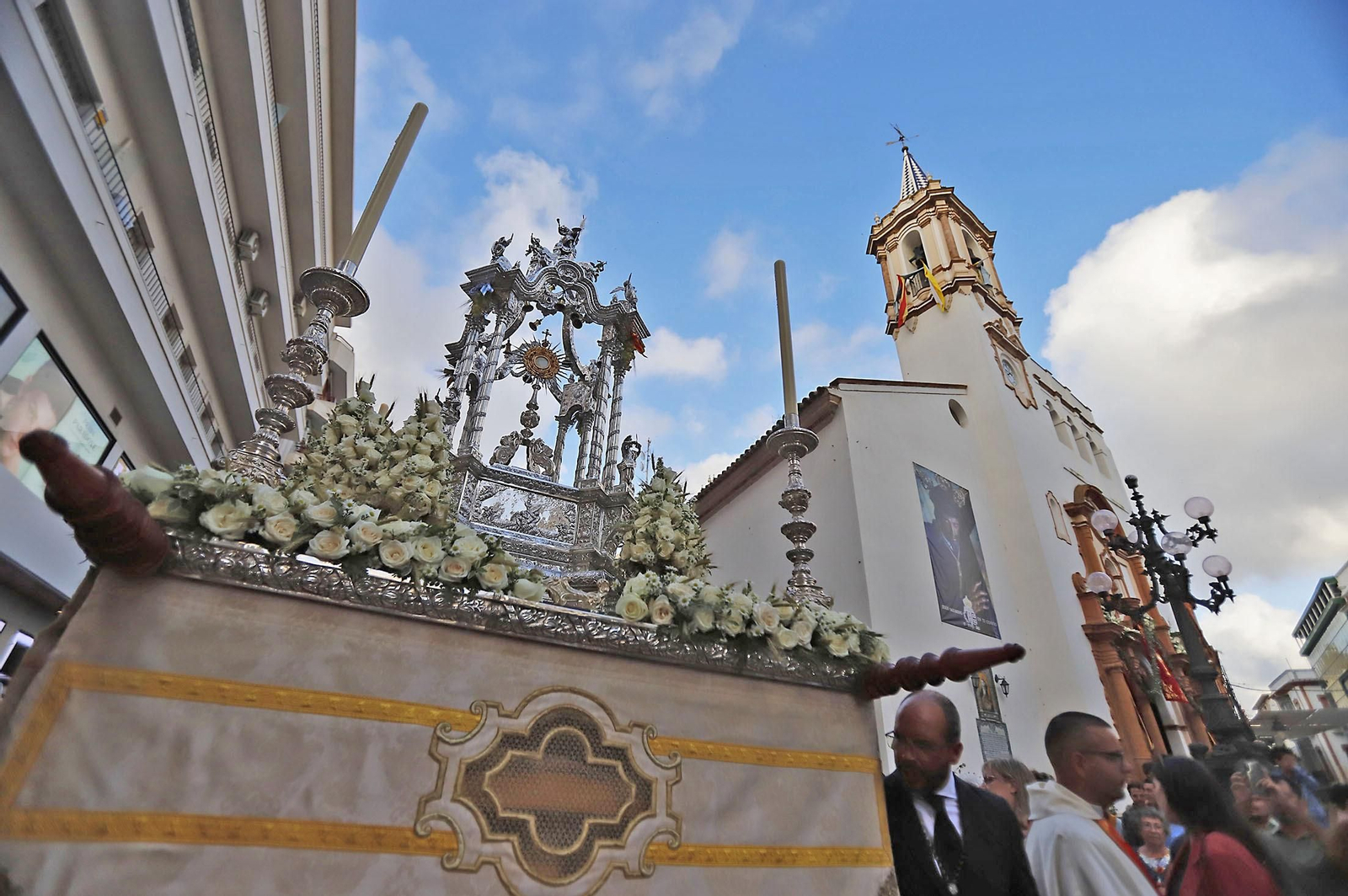 Imágenes de la procesión del Corpus Christi en Huelva