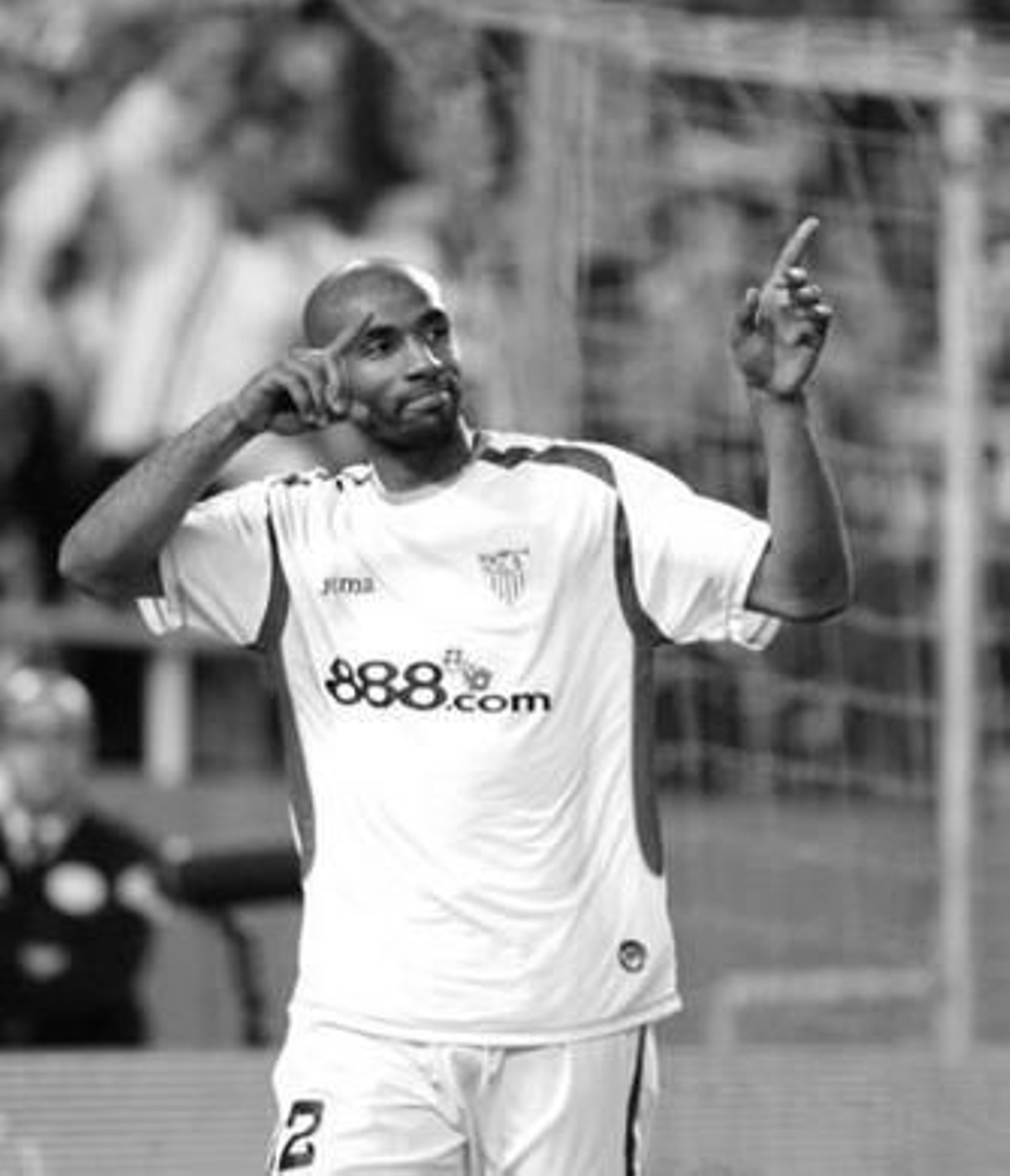 Kanouté celebra la consecución de uno de los goles con el Sevilla.