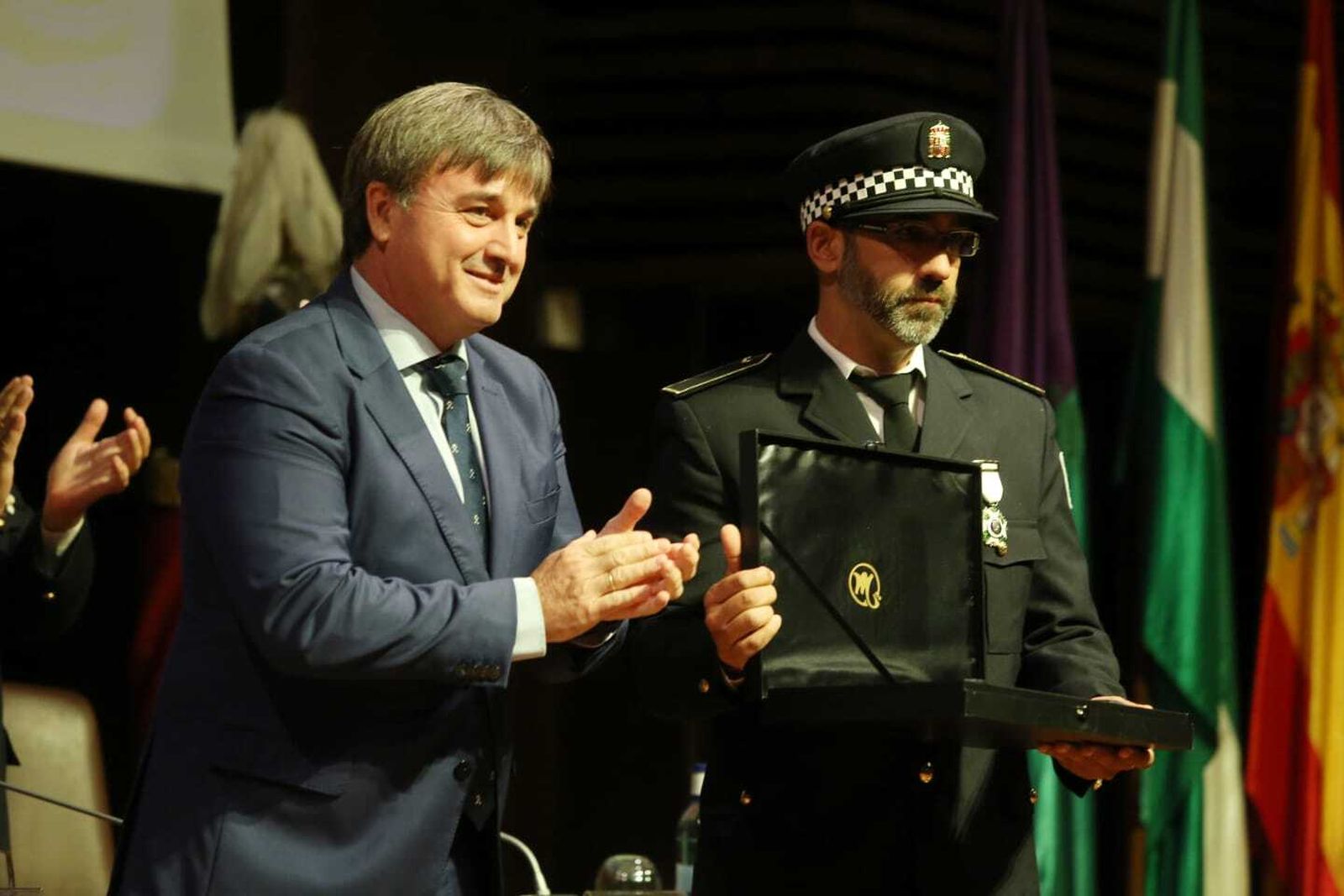 Las imágenes del acto de distinción de agentes de la Policía Local de Málaga en el día de su patrón