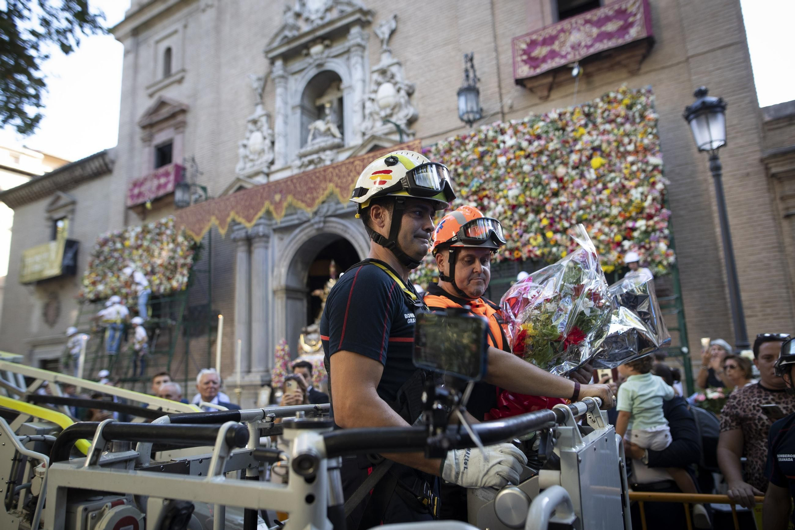 Ofrenda Floral y Solidaria de la Virgen de las Angustias de Granada, Septiembre 2025.jpg