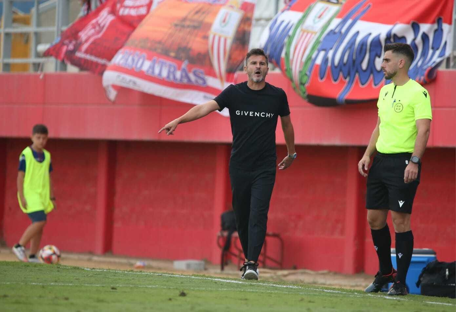 Iván Ania, en su retorno al Nuevo Mirador con el Córdoba.