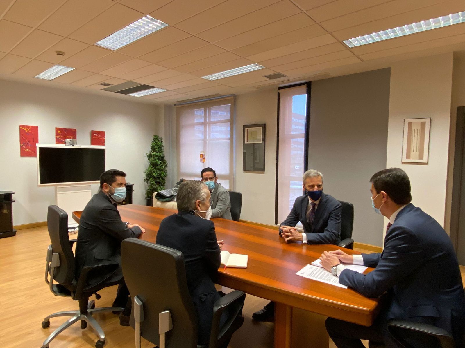 Firma del acuerdo para levantar un centro tecnológico en Burgos