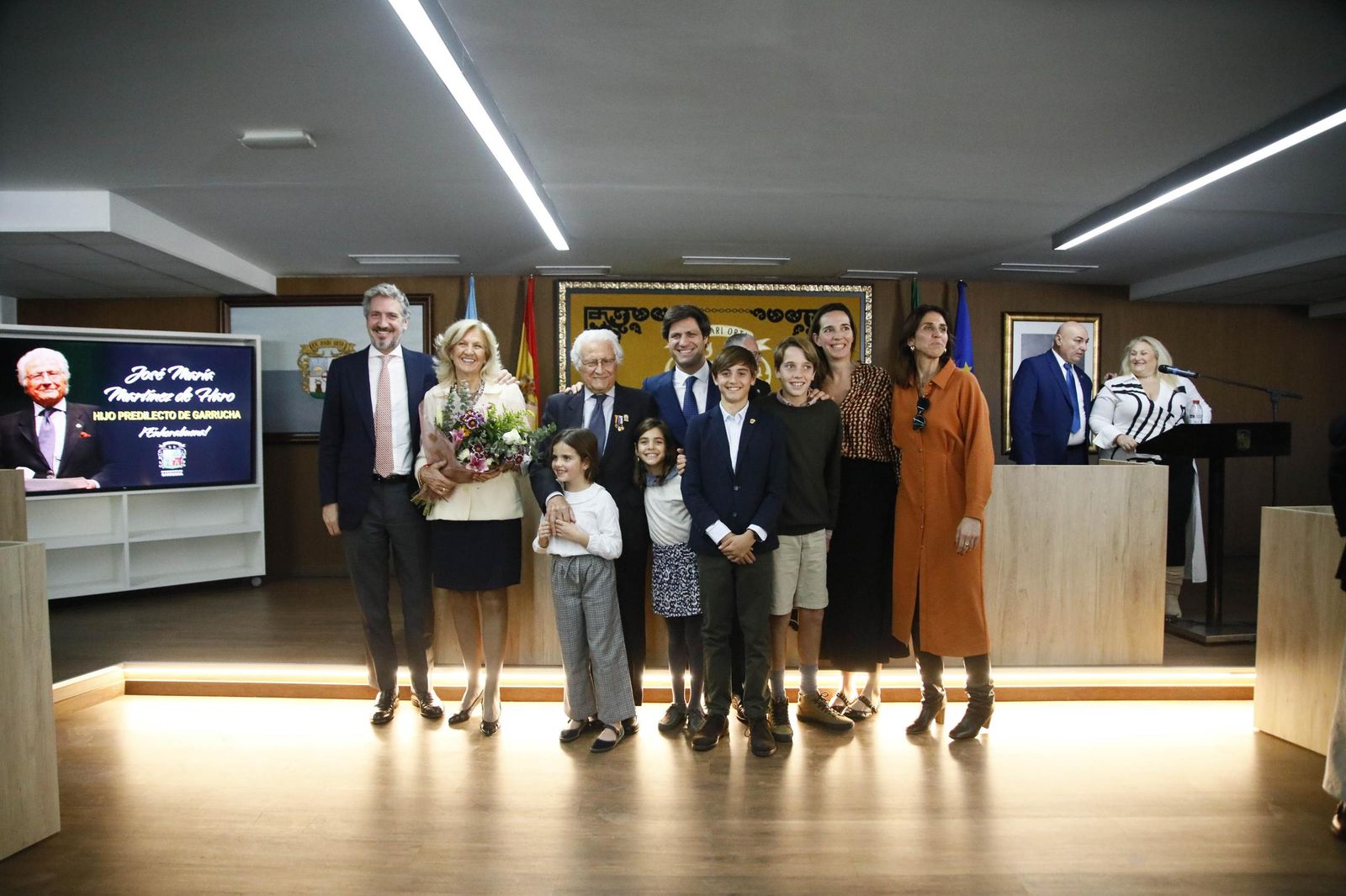 Las imágenes del nombramiento de hijo predilecto de Garrucha a José María Martínez de Haro