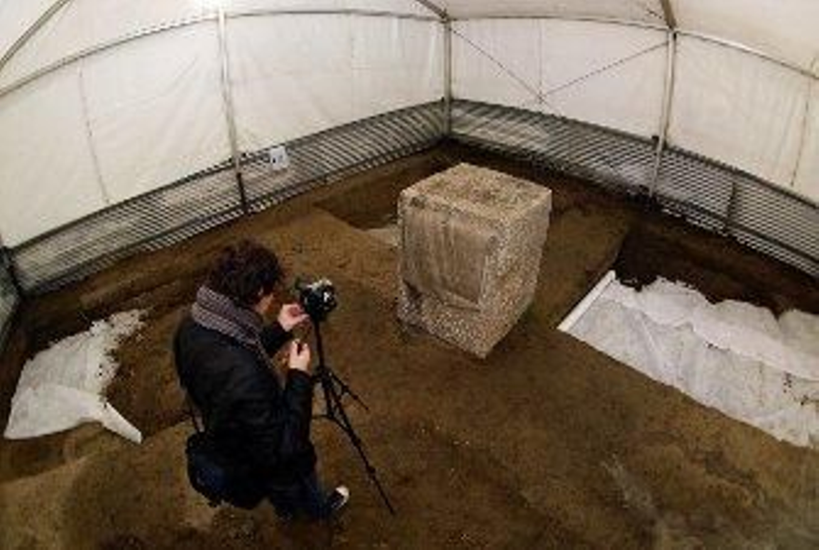 Ian Gibson reclama nuevas excavaciones en Alfacar en busca de la fosa de Lorca